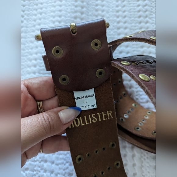 Brown leather Hollister belt - Picture 2 of 3